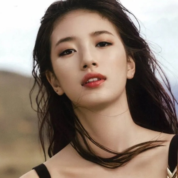 Profile Picture of Ajmain Ghiasy (@ajmainghiasy) on Poshmark