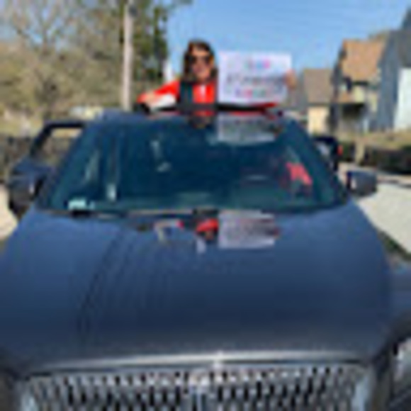 Profile Picture of Karen Dicrosta (@dicrostak) on Poshmark