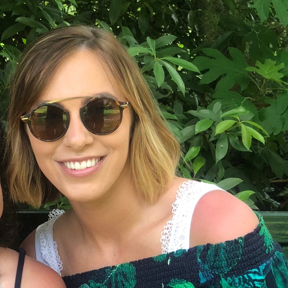 Brittany Doolen - Poshmark Profile Picture of Brittany Doolen (@bdoolen11) on Poshmark