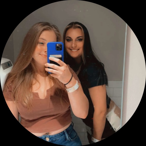 Profile Picture of Haley Russo (@haleyrusso239) on Poshmark