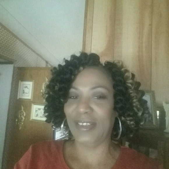 Profile Picture of Barbara Ragland (@brownsugar658) on Poshmark