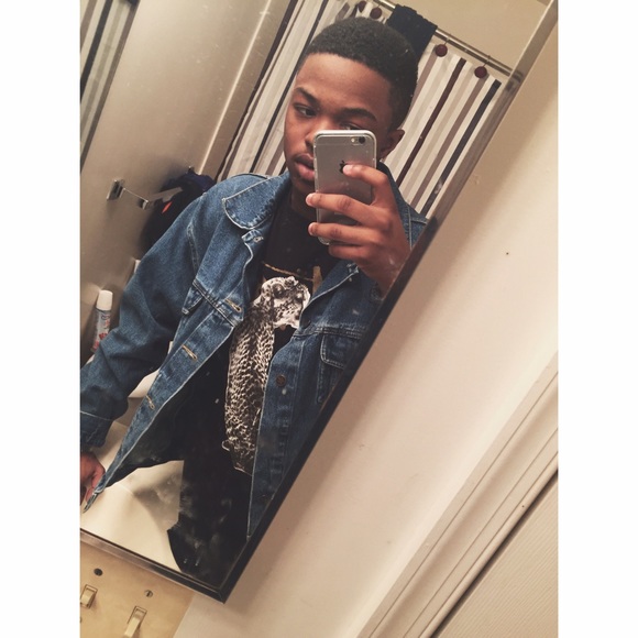 Rob Wormley - Poshmark Profile Picture of Rob Wormley (@roblaflare97) on Poshmark