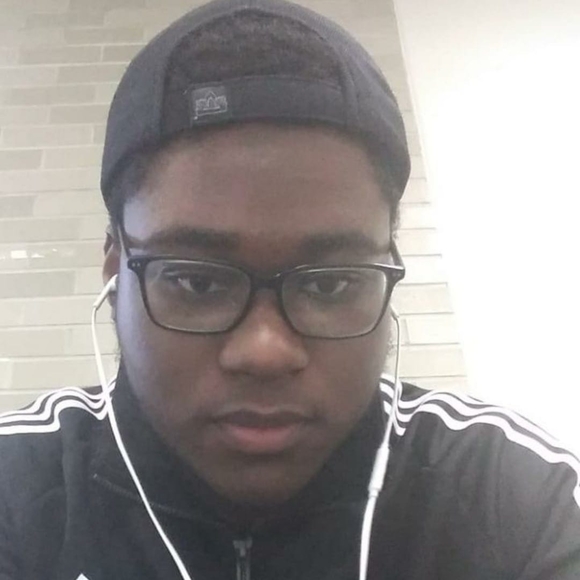 Profile Picture of Peter nick Leger (@petersonleger) on Poshmark