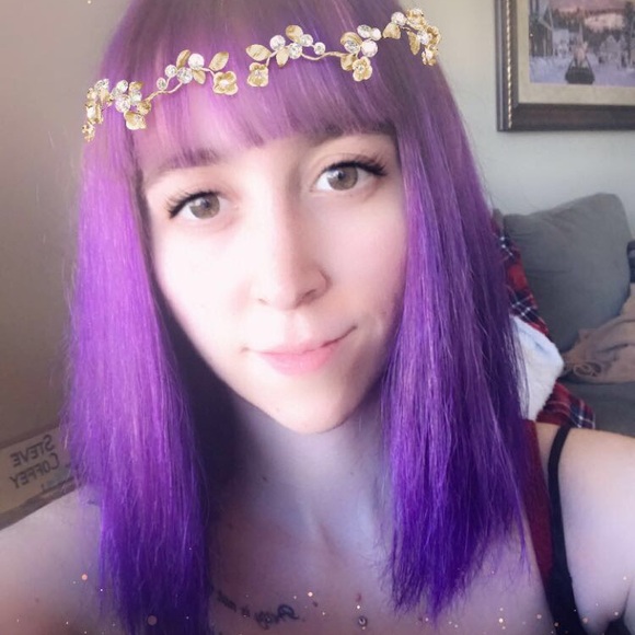 Profile Picture of Hailey ann Coffey (@haileyanncoffey) on Poshmark