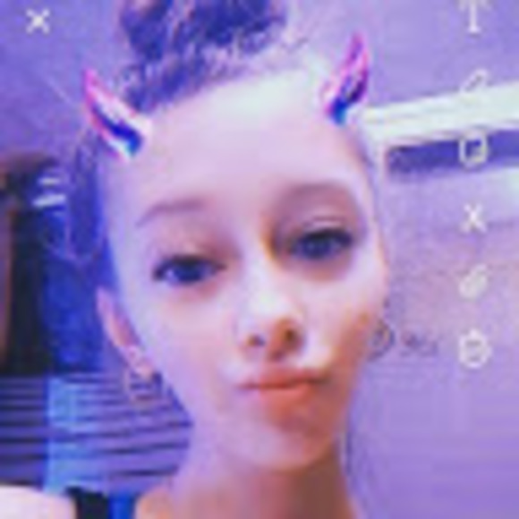 Profile Picture of Picklehead123 Picklemommy (@picklehead123p) on Poshmark