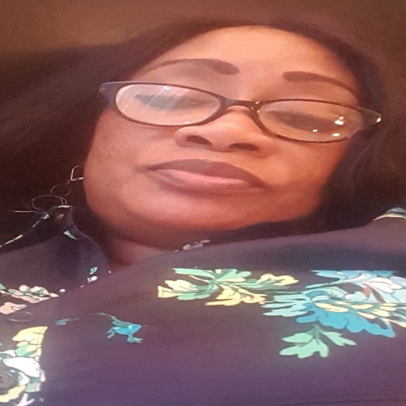 Profile Picture of Aminata Clark (@amyka6) on Poshmark