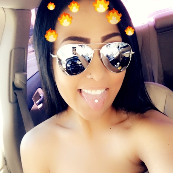 Profile Picture of Shaunni Tanori (@alwaysabitch420) on Poshmark