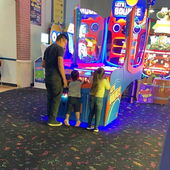 Profile Picture of Iraida Lopez (@iraida_lopez) on Poshmark