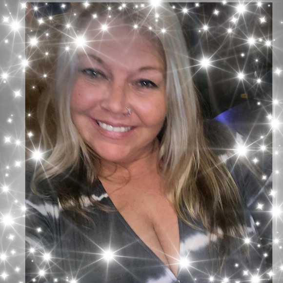 Profile Picture of Lisa Lecount (@lecountlisa) on Poshmark