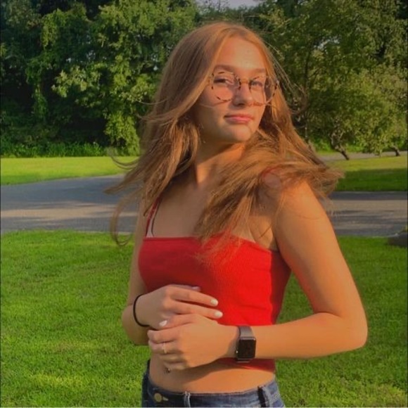 May Liebenow - Poshmark Profile Picture of May Liebenow (@maliebenow) on Poshmark