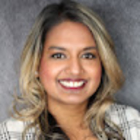 Profile Picture of Amanda Oudi (@amandaoudi) on Poshmark