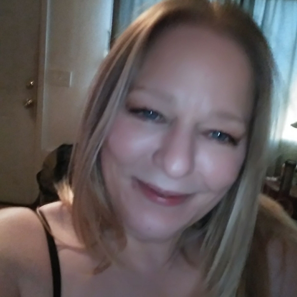 Profile Picture of Cathy Koch long (@cathylong68) on Poshmark