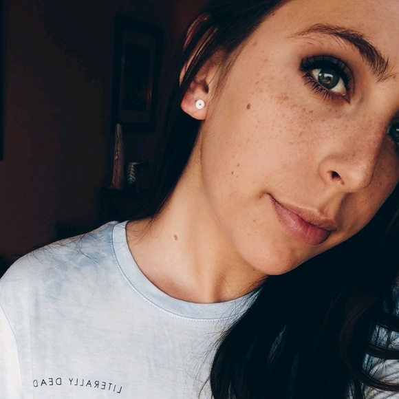 Profile Picture of Brooke Hulvey (@brookie_cookie8) on Poshmark