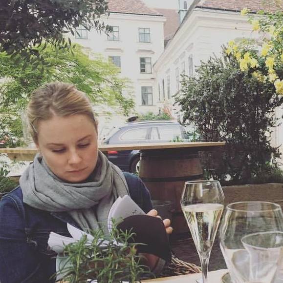 Profile Picture of Rachel Neithercut (@rneithercut) on Poshmark