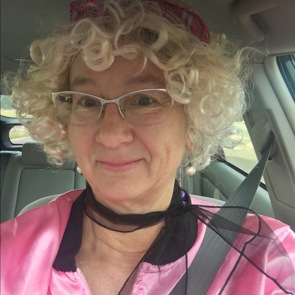 Profile Picture of Anora Mcgaha (@norienc310) on Poshmark