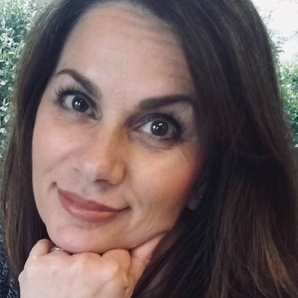 Profile Picture of Robin Parker (@robinparker929) on Poshmark