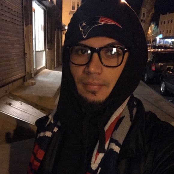 Profile Picture of Jason Baez (@boneyourmom) on Poshmark