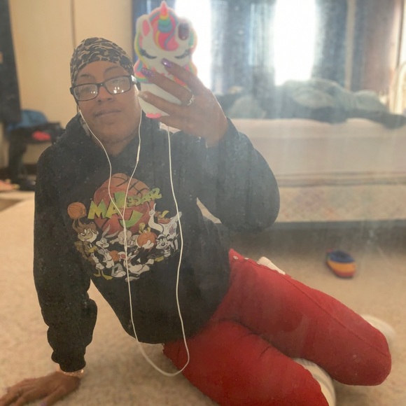 Profile Picture of Ieisha White (@eisha810) on Poshmark