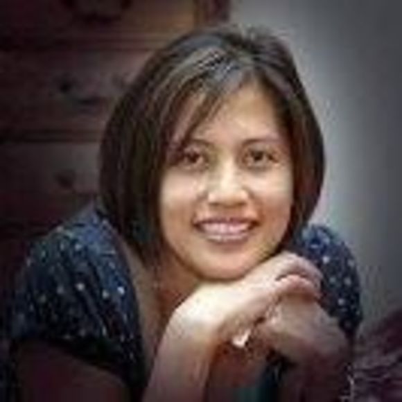 Profile Picture of Eileen Santos (@eigonsaint) on Poshmark