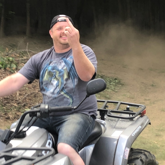 Profile Picture of Joshua Housand (@joshuahousand) on Poshmark