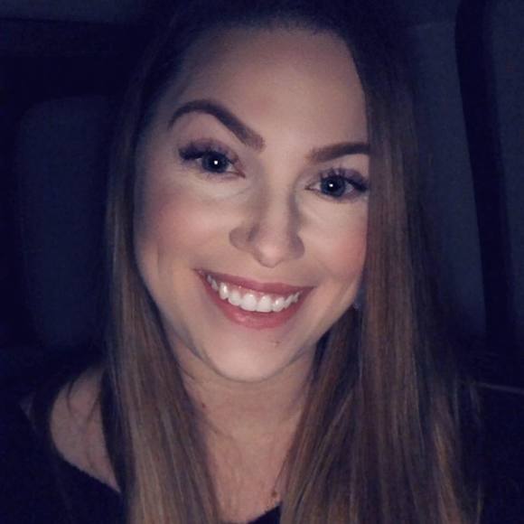 Profile Picture of Heather Ritchie (@heatherluv) on Poshmark