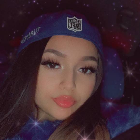 Profile Picture of Lucero Gonzalez (@bitch_ass101) on Poshmark