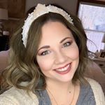 Profile Picture of Makeup Mom|Fashion|Home Decor (@mindy.hoffman) on Instagram