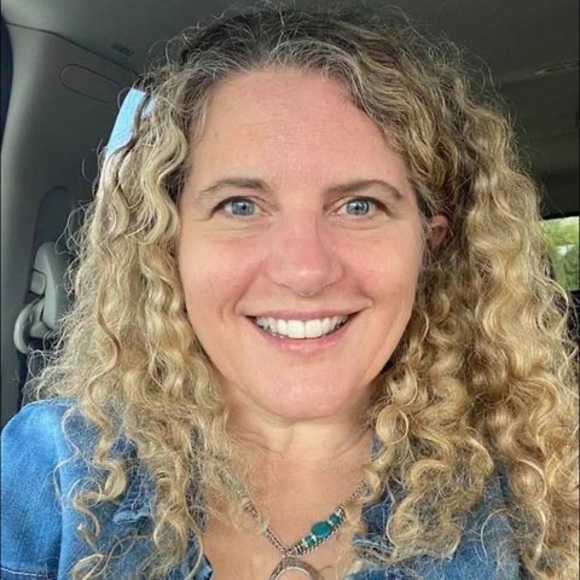Profile Picture of Cindy Steinert (@crokus42) on Poshmark