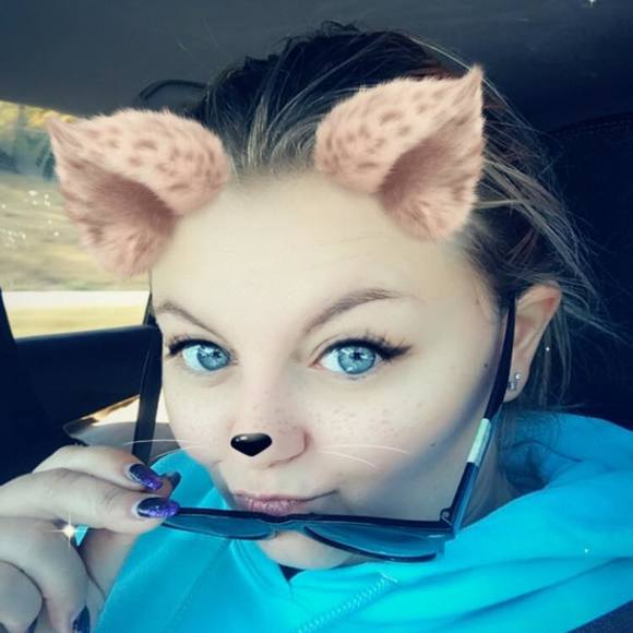 Profile Picture of Jenna Counts (@j_counts) on Poshmark