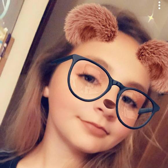 Profile Picture of Erin Helfrich (@erinh2003) on Poshmark