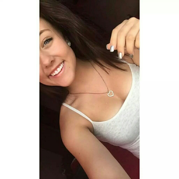 Profile Picture of Lauryn Wolfe (@sweet_tea678) on Poshmark