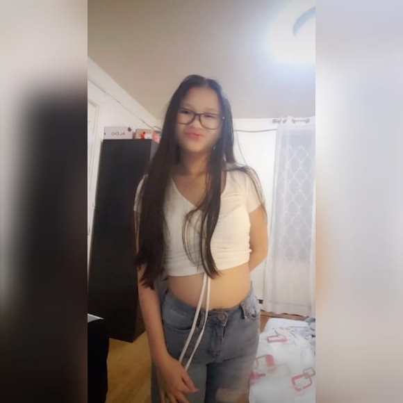 Profile Picture of Lyly Nguyen (@lilheart_0) on Poshmark