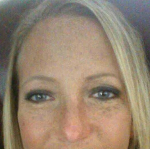 Profile Picture of Beth Ceraulo (@josieremy) on Poshmark