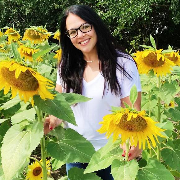 Profile Picture of Marissa Michael (@mmichael79) on Poshmark