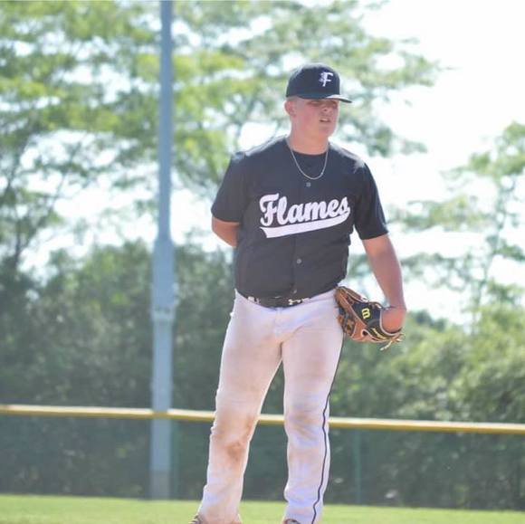 Profile Picture of Luke Hubbard (@lukehubbard) on Poshmark