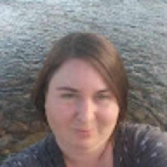 Profile Picture of Crystal Manley (@tocrystal2) on Poshmark