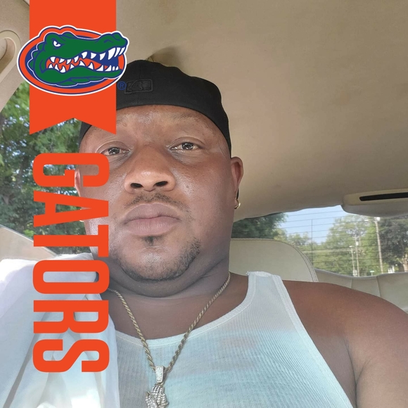 Profile Picture of Frank Miles (@frankdino) on Poshmark