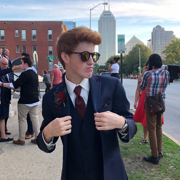 Profile Picture of Joe Barrett (@joe_barrett123) on Poshmark