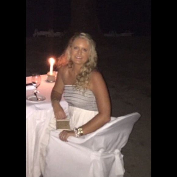 Profile Picture of Jennifer Sundahl (@sundahlclaire18) on Poshmark