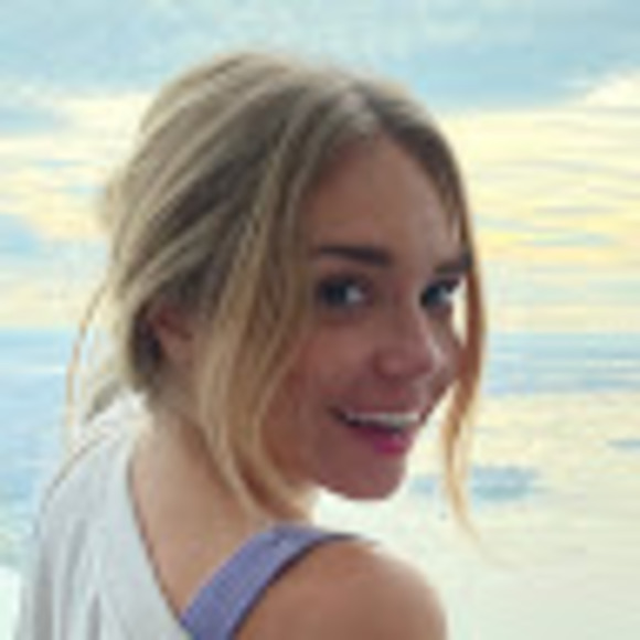 Profile Picture of Macy Moore (@macymoore733) on Poshmark