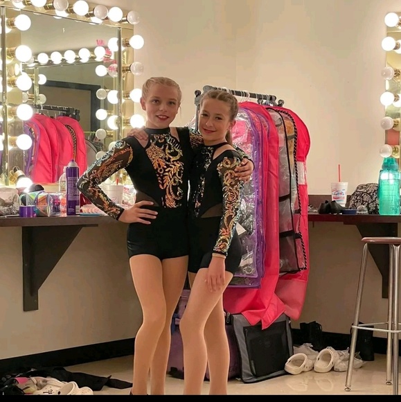 Profile Picture of Chloe Fowler (@chloefowler40) on Poshmark