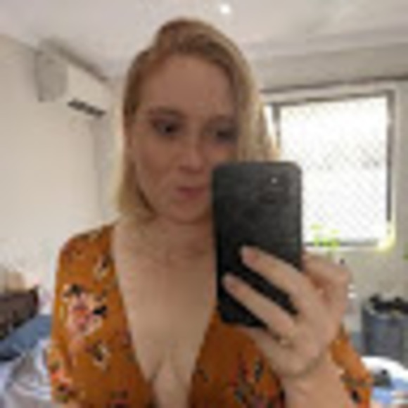 Profile Photo of Anna Wilkins (@annawilkins358) on Poshmark