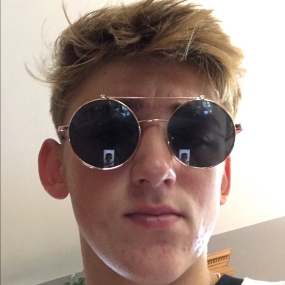 Profile Picture of Trey Gammon (@treygammon) on Poshmark