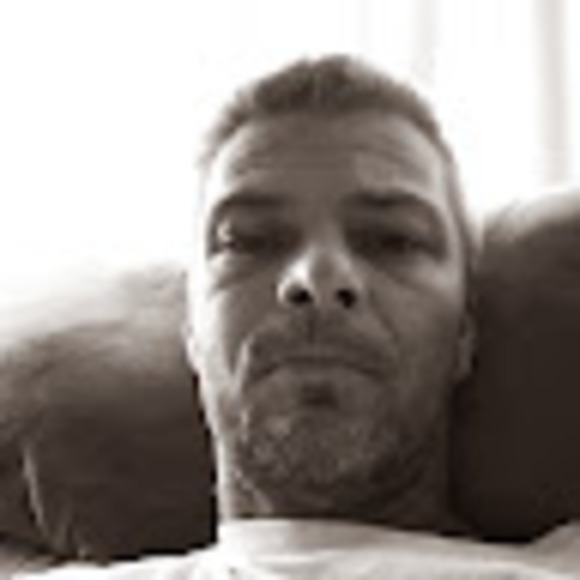 Profile Picture of Darren Starling (@darrenstarling) on Poshmark