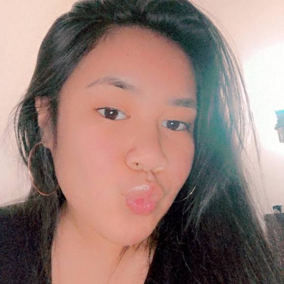 Profile Picture of Efon Abraham (@efonabraham) on Poshmark