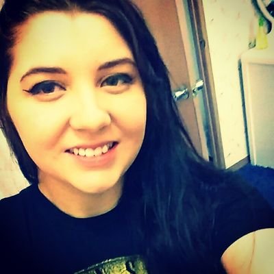 Profile Picture of Emily Bratcher (@KillerCutie420) on Twitter