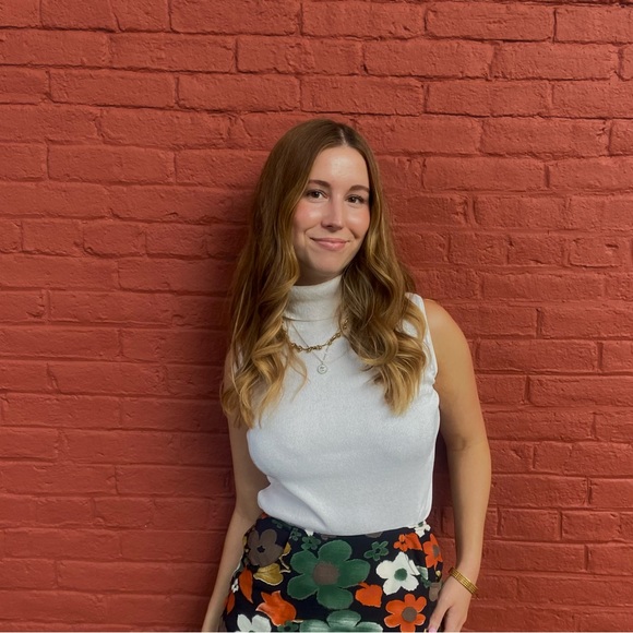 Profile Picture of Serena Hanson (@serenamhanson) on Poshmark