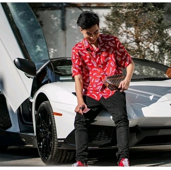 Profile Picture of Casper Jeff (@casper_0189) on Poshmark