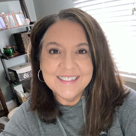 Profile Picture of Candy Eslinger (@candyeslinger) on Poshmark