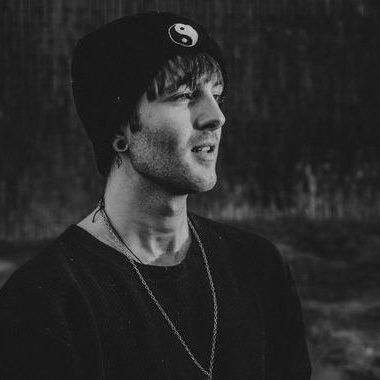 Profile Picture of Drew Chadwick News (@DrewChadwickNow) on Twitter